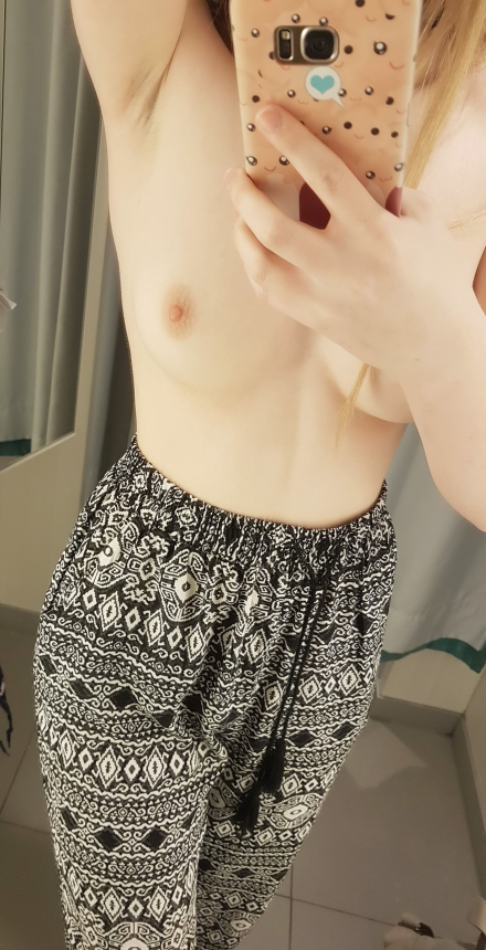 Photo of naked girl with beautiful breasts for everyone – photo 11