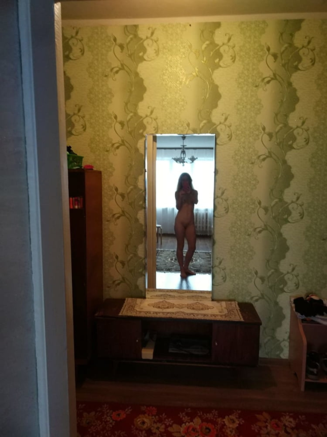 Моя жена любит делать эротические селфи – фото 24