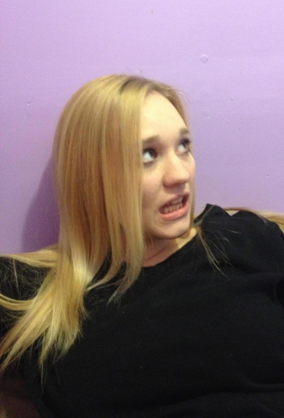 Девушка делает минет, занимается сексом и позирует обнаженной – фото 61