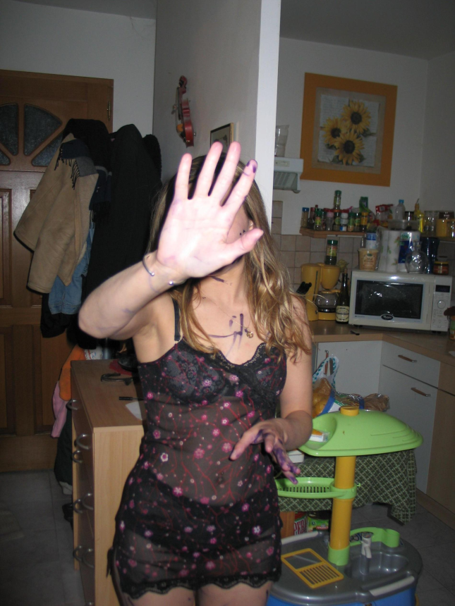 She expertly sucks and poses gracefully with no clothes on – photo 13