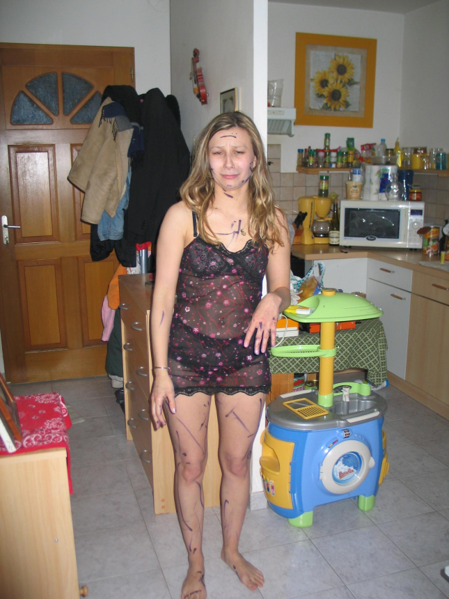 She expertly sucks and poses gracefully with no clothes on – photo 14