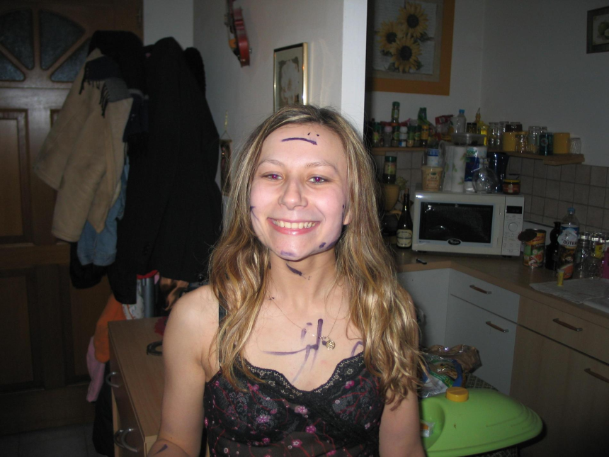 She expertly sucks and poses gracefully with no clothes on – photo 15