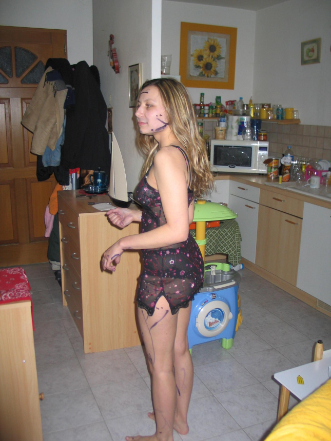 She expertly sucks and poses gracefully with no clothes on – photo 16