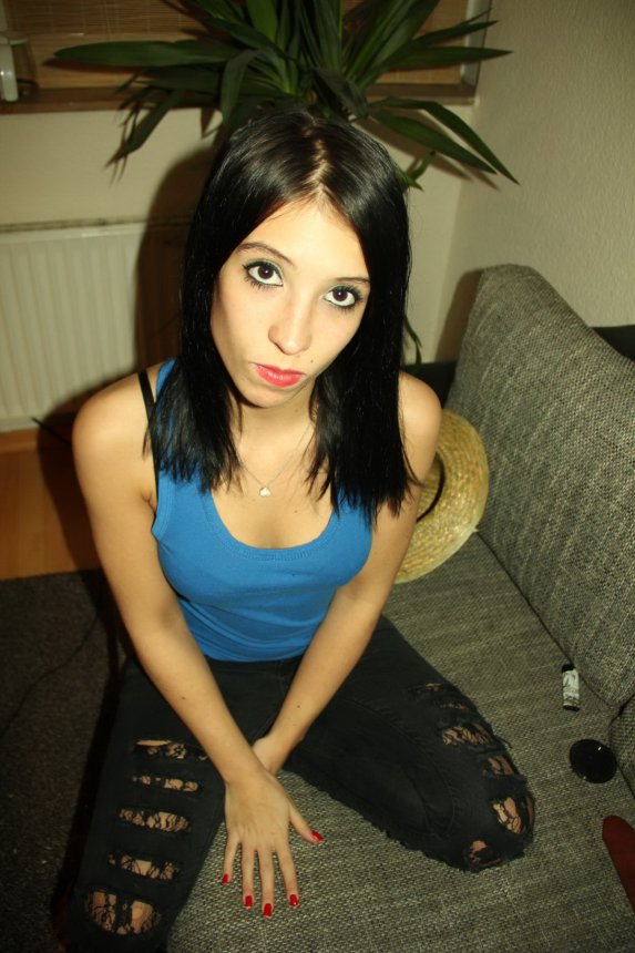 Фото девушки, отсасывающей большой член, доступно – фото 3