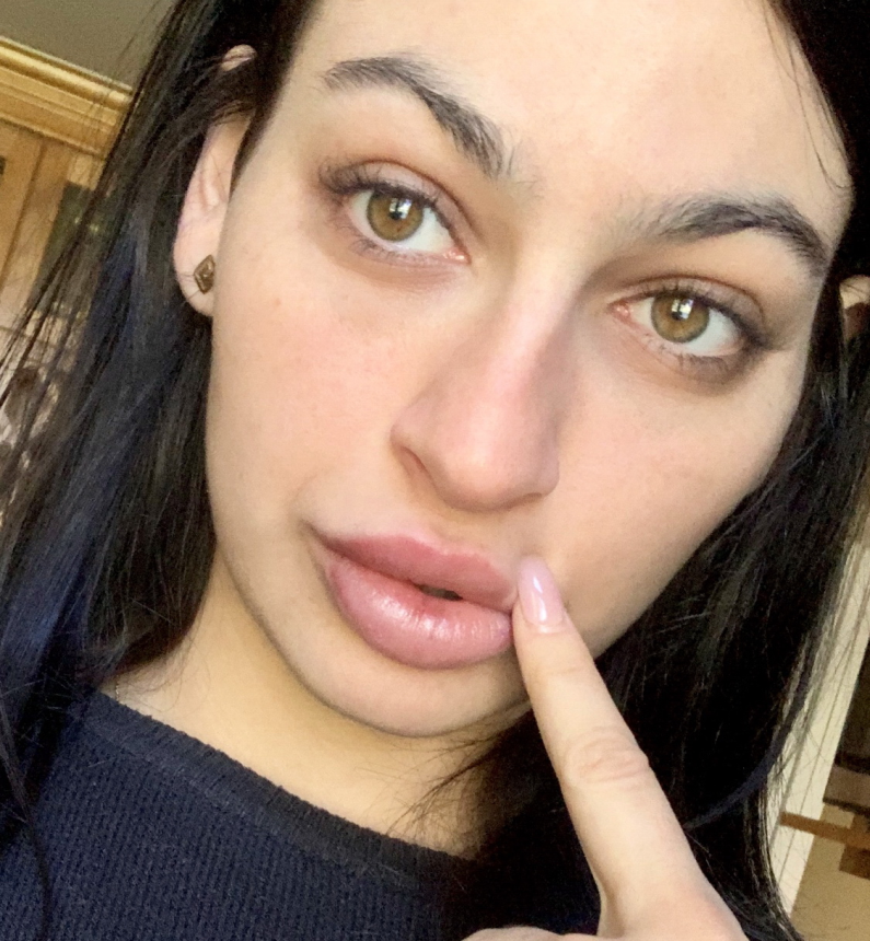 Images of a naked girl and her oral sex – photo 13