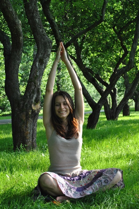 Attractive girl took a picture with her bare pussy – photo 4