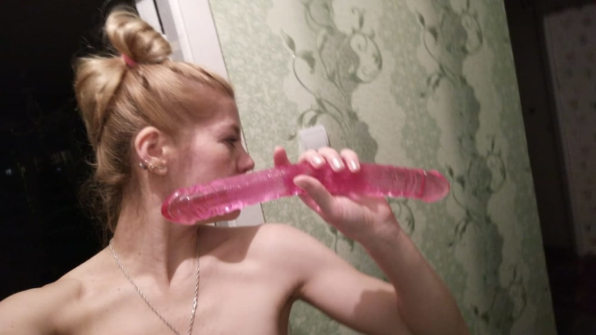 Fitness model poses nude – photo 35