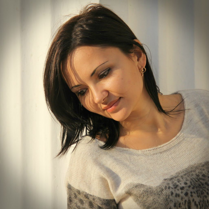 Фото Симпатичная крошка и её скромные селфи