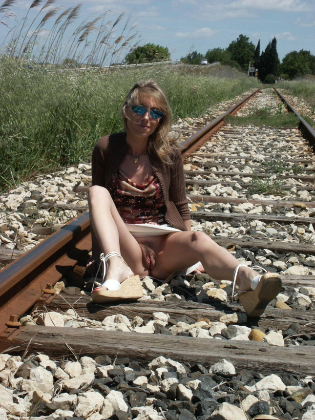 Опытная секретарша с волосатой киской делает минет и занимается сексом – фото 8