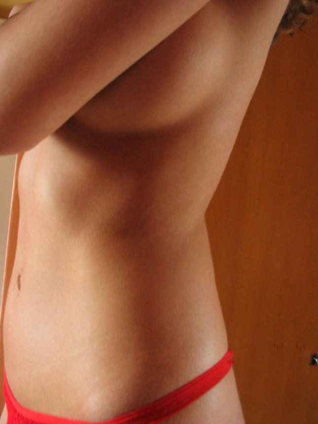 Фотография самой себя - это способ показать всю свою красоту и утонченность: стройная фигурка, изящная грудь и очаровательное личико – фото 8