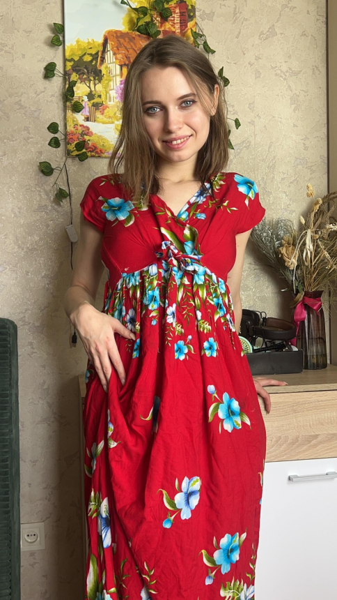 Привлекательная молодая девушка без нижнего белья, позирует на эротических фотографиях – фото 27