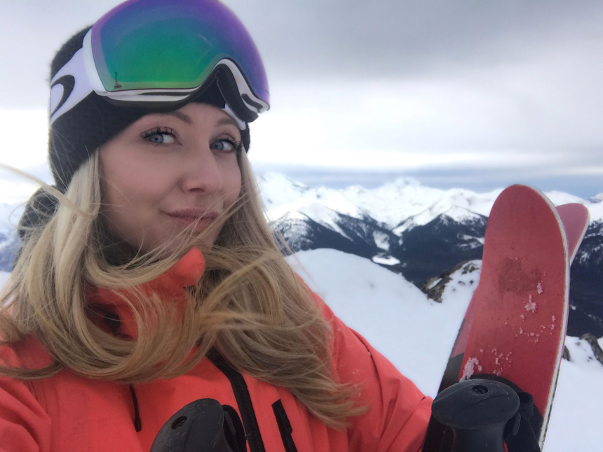 Сисястая блондинка показала свои привлекательные формы и сексуальные достоинства – фото 19