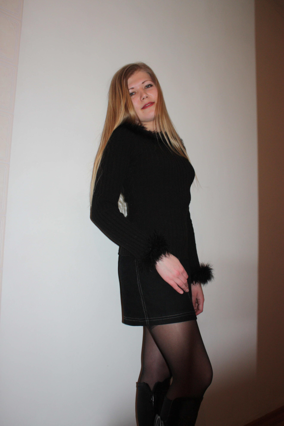 Любительский фото альбом одной девушки с интимными позами – фото 11