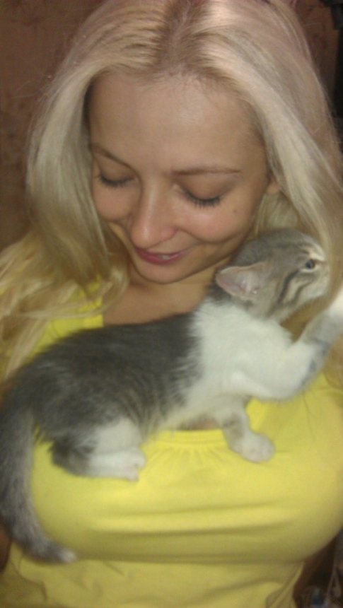 Привлекательная модель показывает свою интимную привлекательность – фото 31