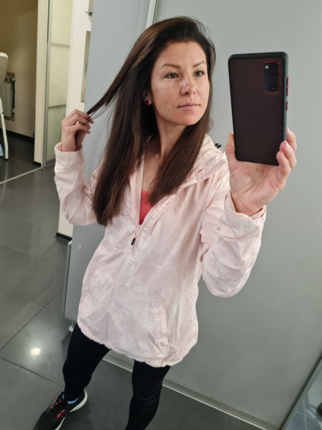 Фото Откровенные селфи красивой девушки с небольшой грудью