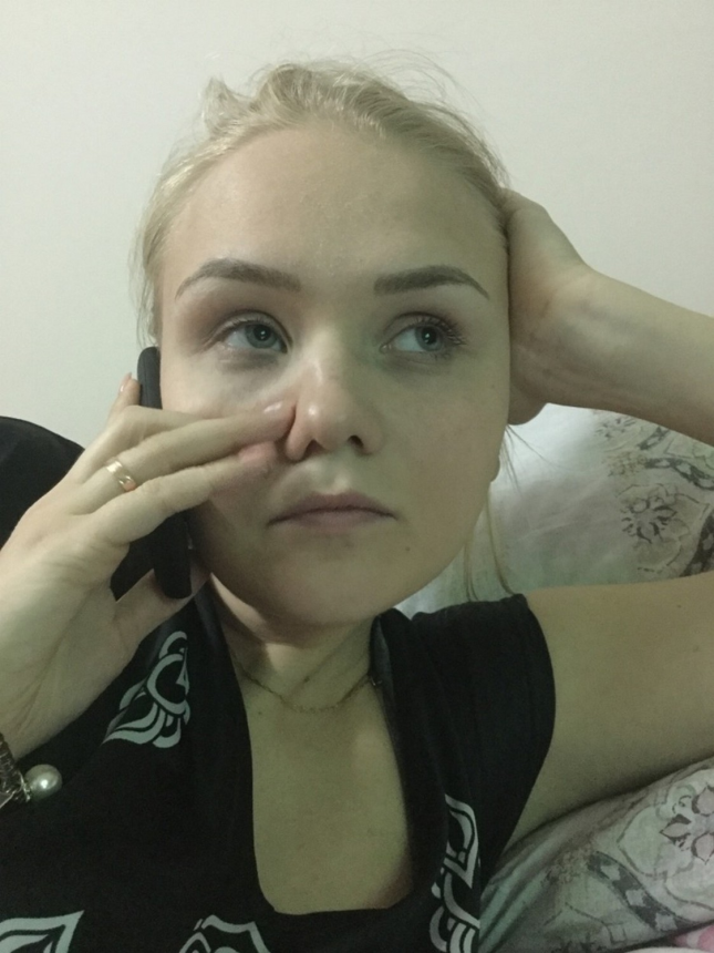 Фотоальбом с интимными снимками, различные домашние фотографии с одной блондинкой – фото 23