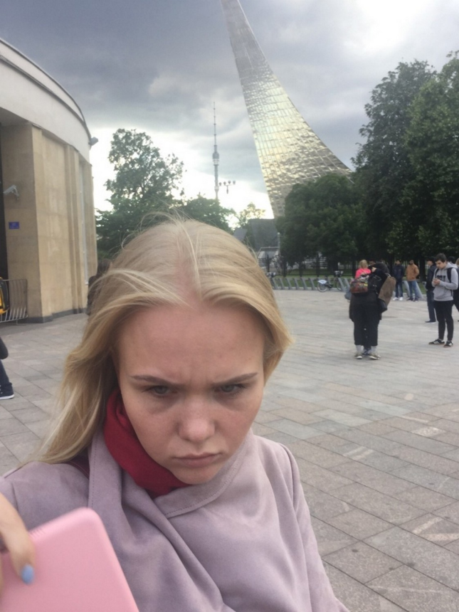 Фотоальбом с интимными снимками, различные домашние фотографии с одной блондинкой – фото 27