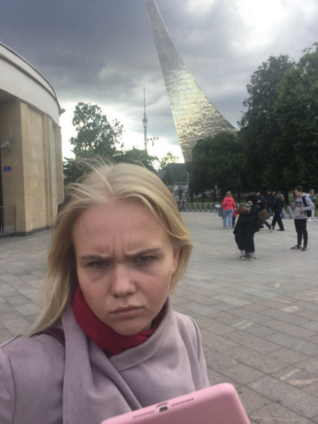 Фотоальбом с интимными снимками, различные домашние фотографии с одной блондинкой – фото 28