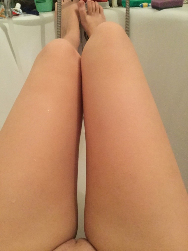 Фотоальбом с интимными снимками, различные домашние фотографии с одной блондинкой – фото 48