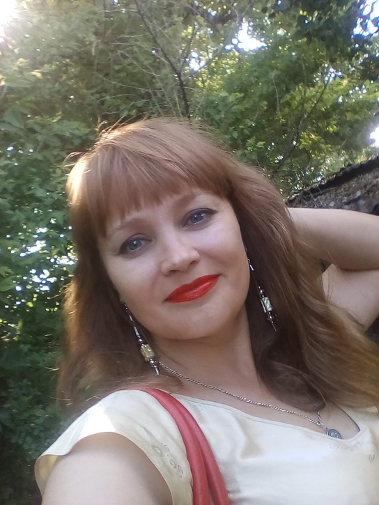 Фото Моя замужняя любовница демонстрирует свои обнаженные интимные места