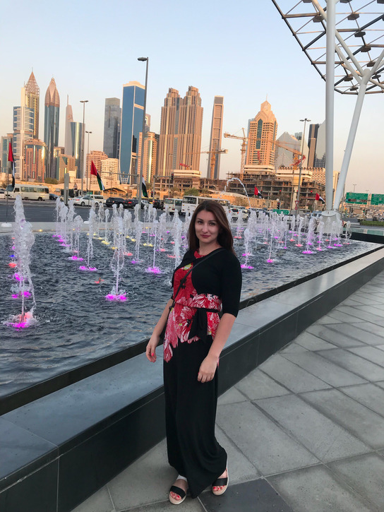 Красивая женщина обнажается на любительских фото – фото 8