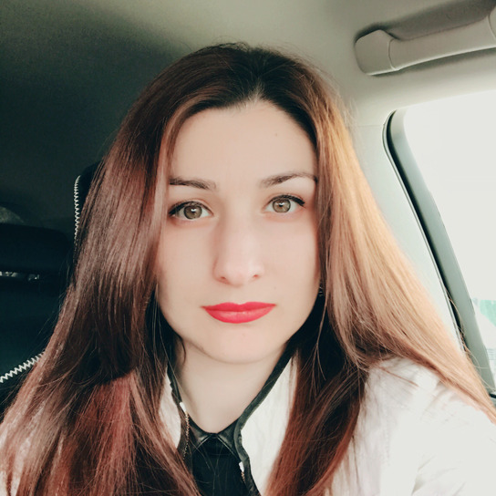 Красивая женщина обнажается на любительских фото – фото 9