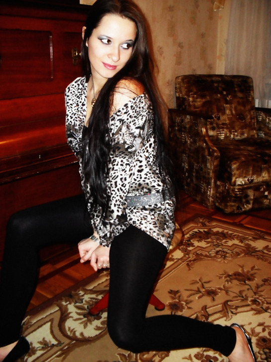 У нее красивое тело, и она это понимает, поэтому ее легко убедить показать его полностью – фото 3