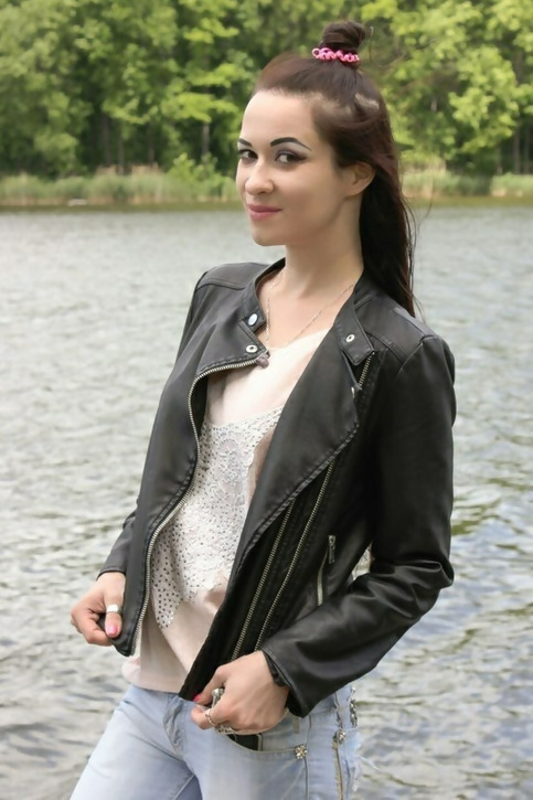 У нее красивое тело, и она это понимает, поэтому ее легко убедить показать его полностью – фото 8