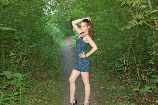 У нее красивое тело, и она это понимает, поэтому ее легко убедить показать его полностью – фото 19