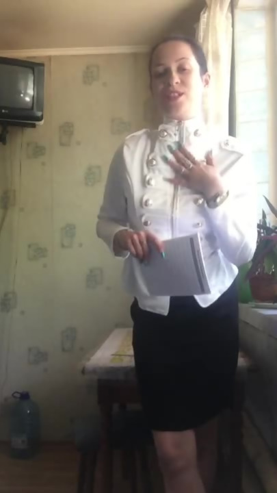 У нее красивое тело, и она это понимает, поэтому ее легко убедить показать его полностью – фото 30