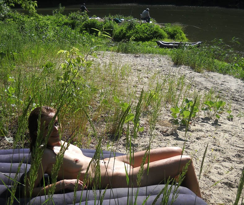 Молодая жена любит фотографироваться голой для личного архива – фото 3