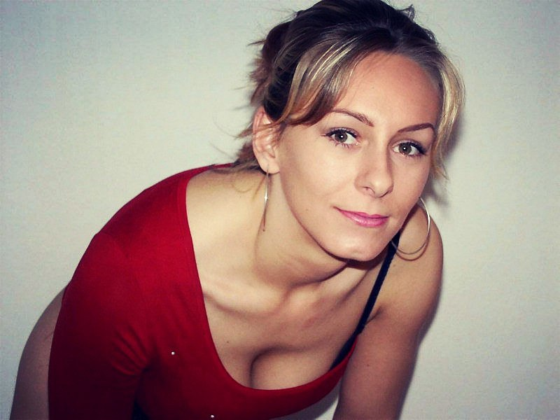 Фото Мамаша сексуально позирует в чулках