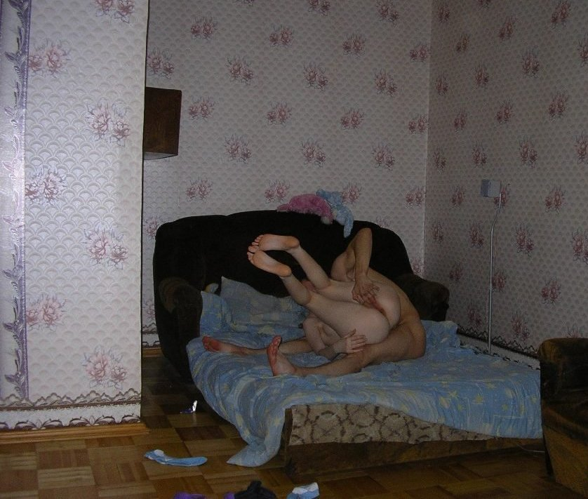 Еще одна пара решила сделать фотографии своих интимных моментов. Они позировали в откровенном белье и, естественно, занимались сексом – фото 7