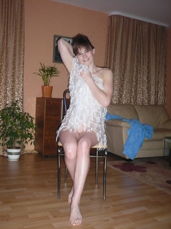 Любительское позирование голой жены – фото 10