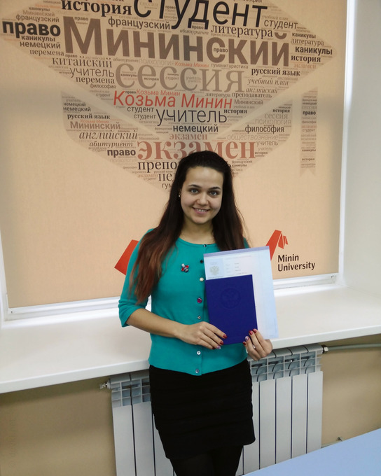 Привлекательная брюнетка выкладывает свой архив личных фотографий – фото 6