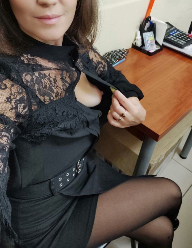 Красивая женщина, моя жена, позирует голой – фото 3