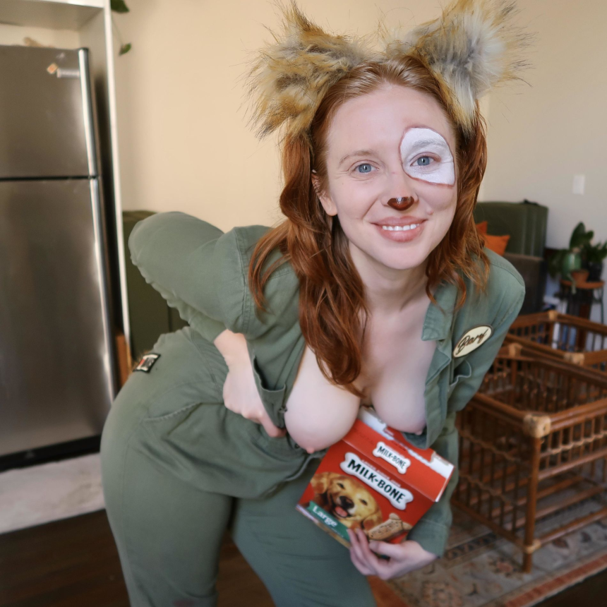 Рыжеволосая девушка показывает свои прелести и обнаженное тело – фото 27