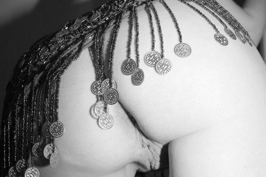 Леди в черно-белом наряде, прекрасная женщина в зрелом возрасте, излучающая красоту – фото 13