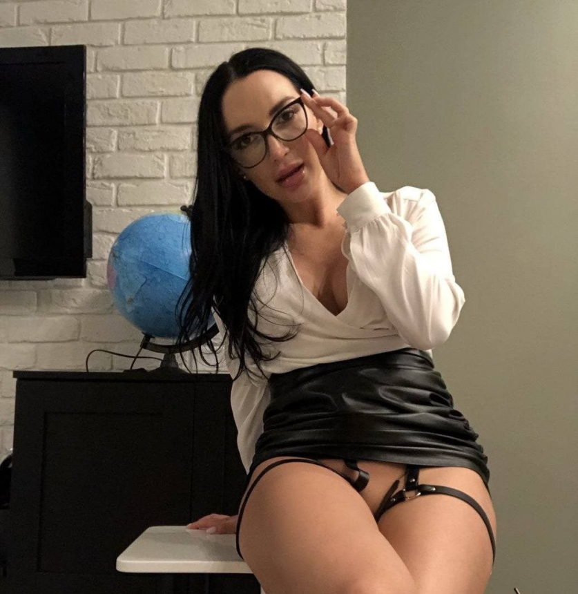 Девушка меняет свой стиль, чтобы привлечь внимание новых партнеров – фото 7