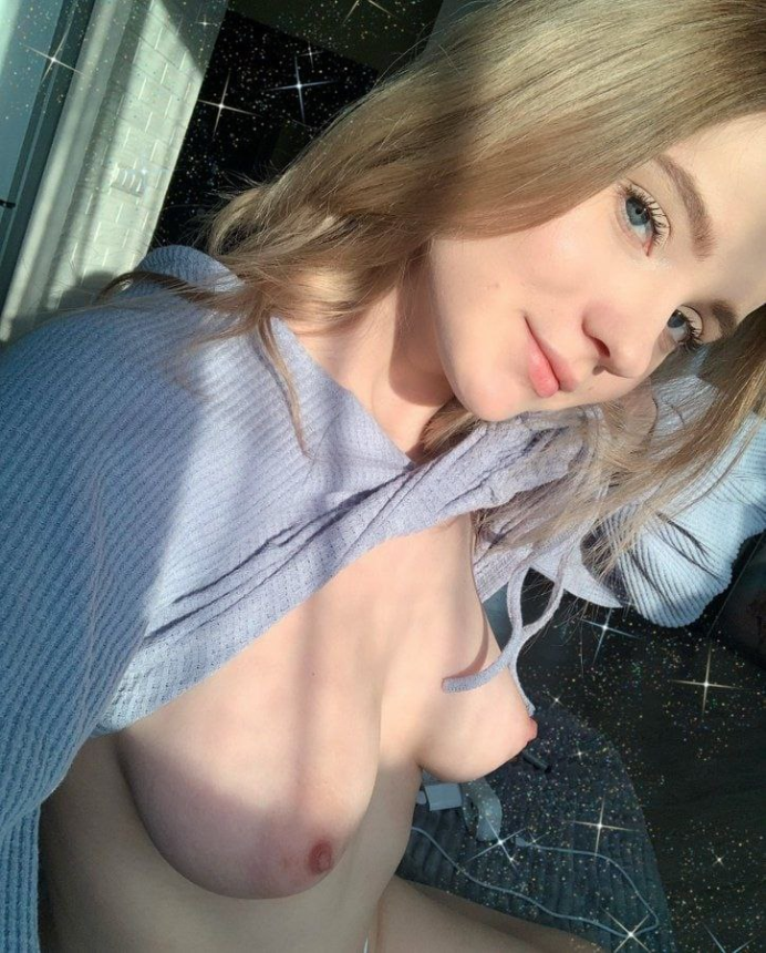 Зайка с обворожительной фигурой. Прекрасная грудь, идеальная попа. Даже шпагат делает безупречно – фото 2