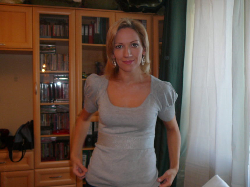 Зрелая милфа шикарно позирует обнаженной в любительской фотосессии – фото 2