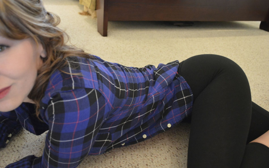 Шикарная девушка со спортивным телом обнажается перед нами – фото 33