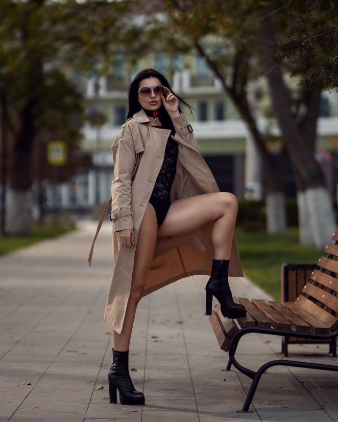 My stunning wife knows how to pose nude effectively. – photo 31