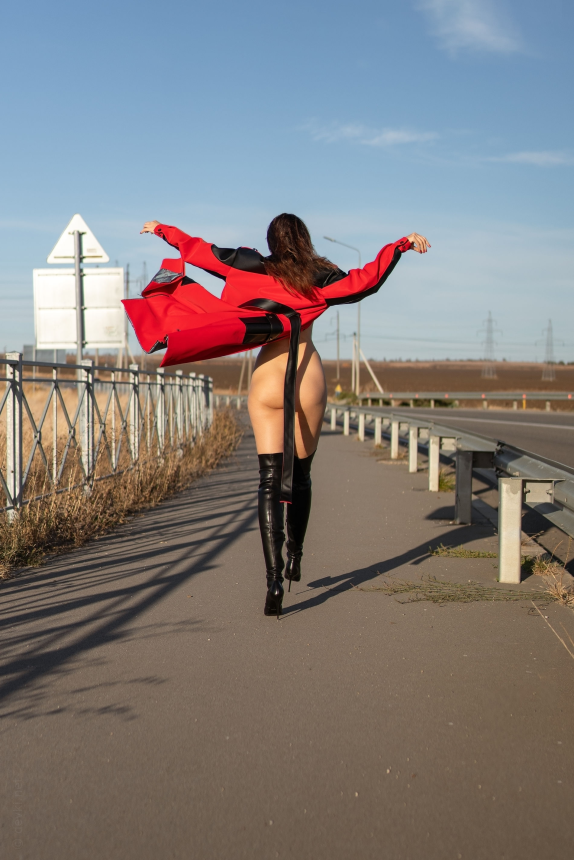 My stunning wife knows how to pose nude effectively. – photo 68