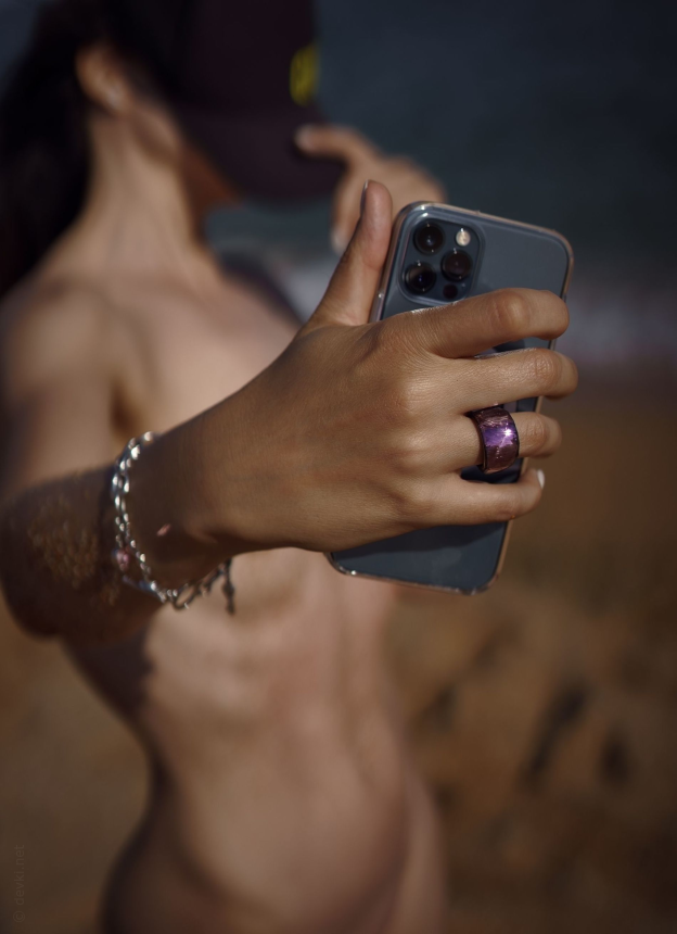 Моя роскошная жена умеет красиво позировать обнаженной – фото 37