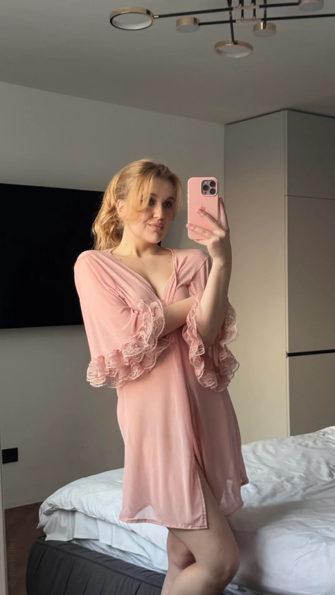 Блондинка показывает свое тело и интимные части – фото 20