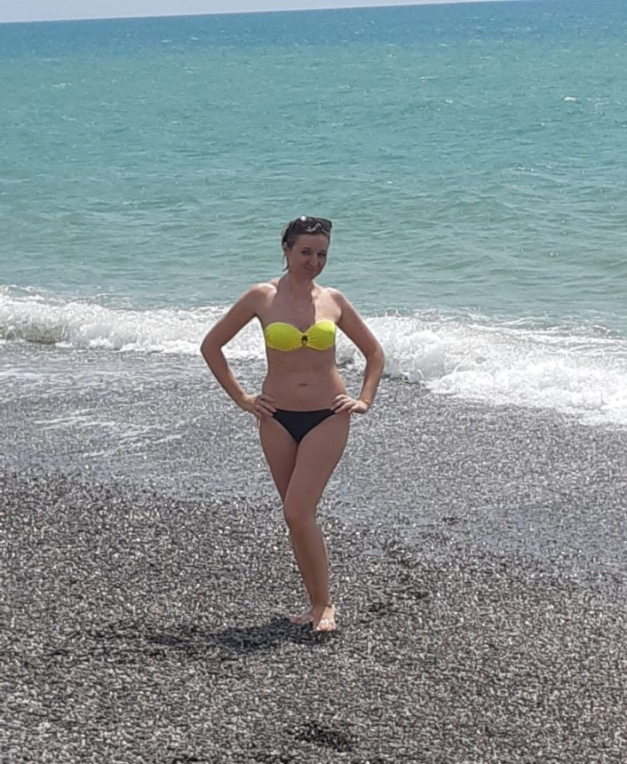 Замужняя шлюха разрешает фоткать себя своему мужу и показывать другим мужчинам – фото 12