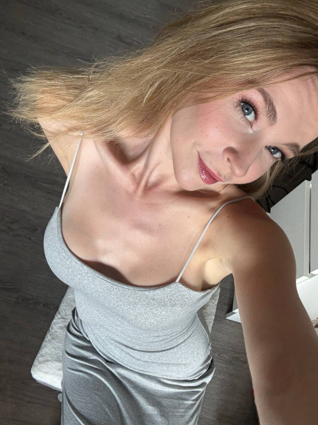 Sexy woman with large breasts. Personal photo album of one lady – photo 50