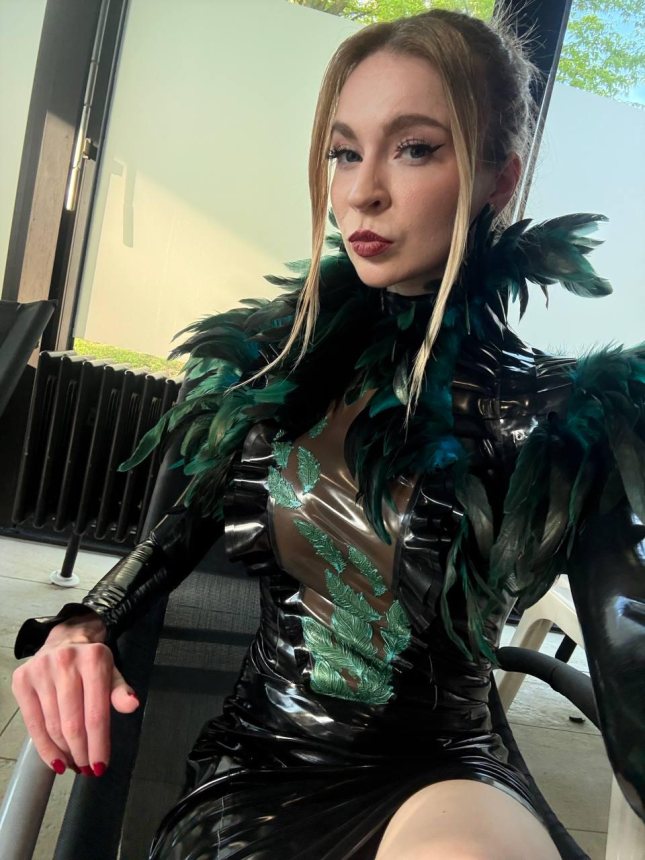 Sexy woman with large breasts. Personal photo album of one lady – photo 70