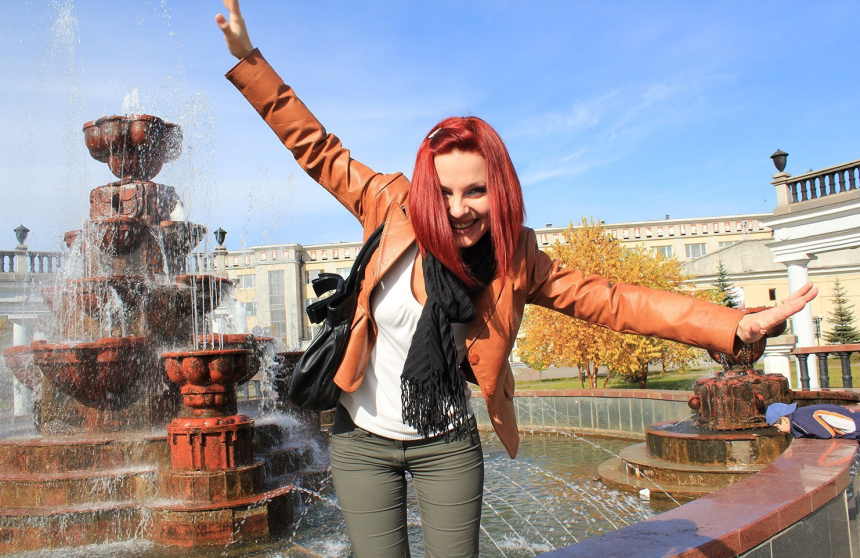 Милая женщина не против попозировать обнажённой, личные фото из архива – фото 20